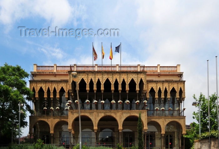 catalon169: Barcelona, Catalonia: Horta-Guinardó district administration building, Ronda del Guinardó - photo by M.Torres - (c) Travel-Images.com - Stock Photography agency - Image Bank