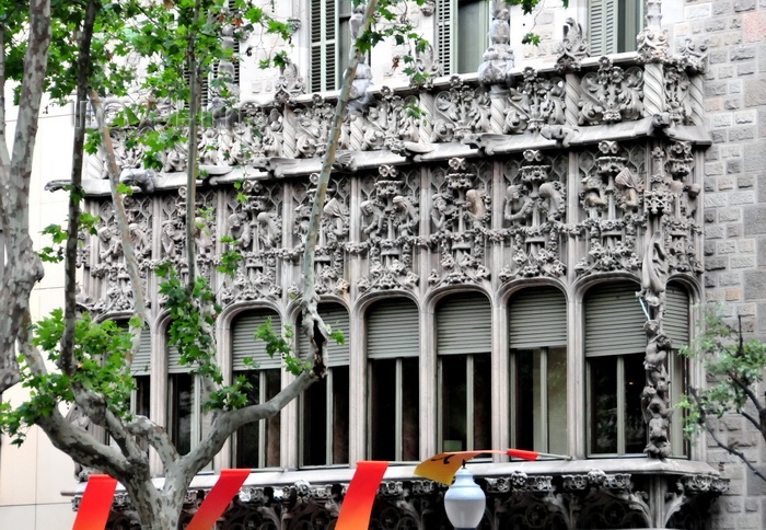 catalon205: Barcelona, Catalonia: Palace of the Baron de Quadras (Casa Asia) - neo-Gothic balcony, architect Josep Puig i Cadafalch - Avinguda Diagonal - photo by M.Torres - (c) Travel-Images.com - Stock Photography agency - Image Bank