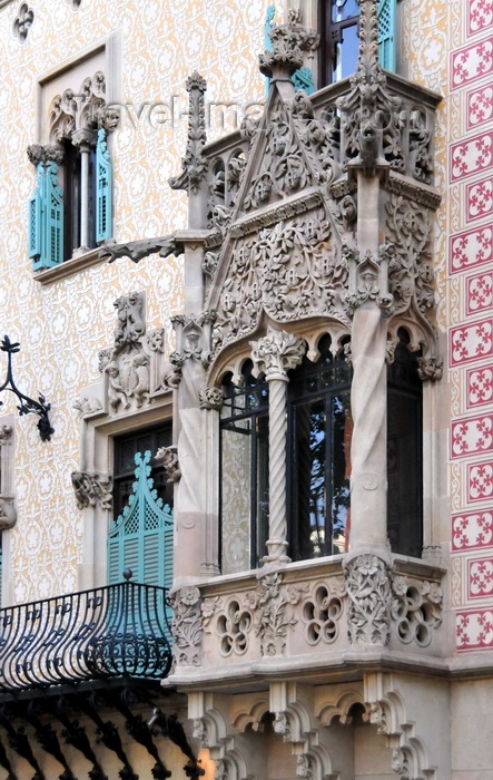catalon233: Barcelona, Catalonia: balcony at Casa Ametller, 1900, architect Josep Puig i Cadafalch - Illa de la Discòrdia, Passeig de Gràcia - Catalan modernism - photo by M.Torres - (c) Travel-Images.com - Stock Photography agency - Image Bank