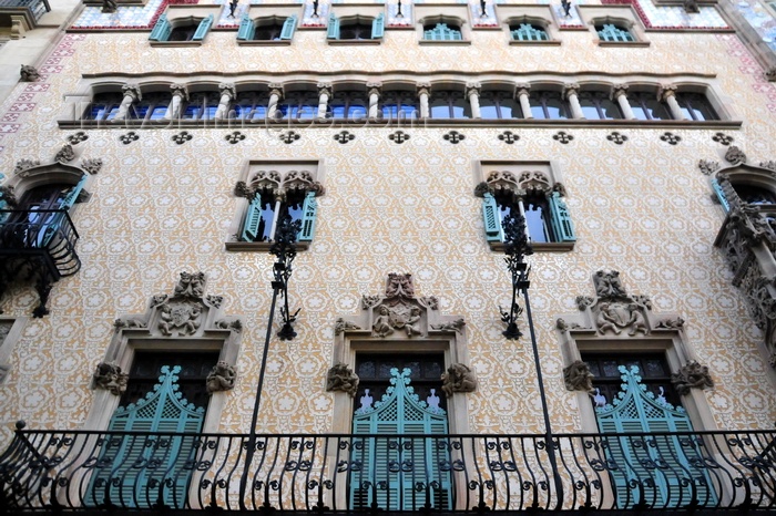 catalon235: Barcelona, Catalonia: long balcony at Casa Ametller, architect Josep Puig i Cadafalch - Illa de la Discòrdia, Passeig de Gràcia - photo by M.Torres - (c) Travel-Images.com - Stock Photography agency - Image Bank