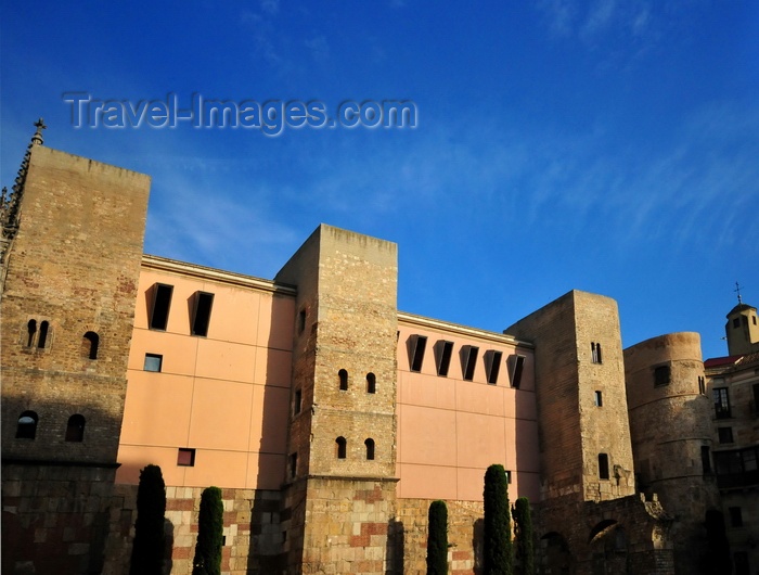 catalon244: Barcelona, Catalonia: Roman walls on Plaça Nova - aqueduct and Casa de l'Ardiaca, Barri Gòtic, Gothic Quarter - photo by M.Torres - (c) Travel-Images.com - Stock Photography agency - Image Bank