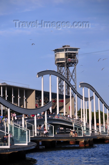 catalon253: Barcelona, Catalonia: Rambla del Mar, bridge linking Plaça del Portal de la Pau and Maremagnum shopping center -  Torre de Sant Sebastià - Port Vell - photo by M.Torres - (c) Travel-Images.com - Stock Photography agency - Image Bank