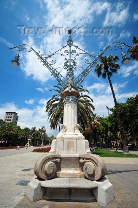 catalon264: Barcelona, Catalonia: Art Nouveau street lamp, Passeig de Lluís Companys - photo by M.Torres - (c) Travel-Images.com - Stock Photography agency - Image Bank