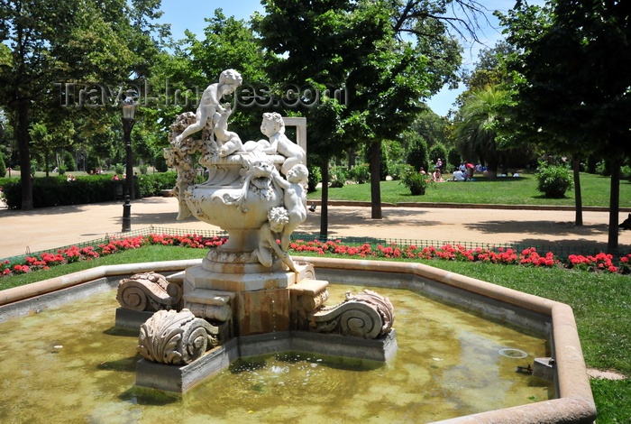 catalon266: Barcelona, Catalonia: fountain 'Vase with children' by Josep Reynés, 1882, Parc de la Ciutadella, former 1888 Barcelona World Fair - photo by M.Torres - (c) Travel-Images.com - Stock Photography agency - Image Bank