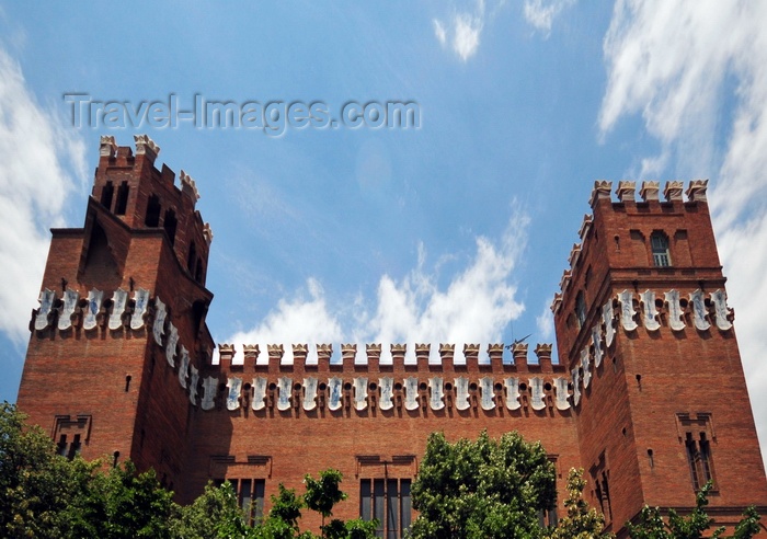 catalon268: Barcelona, Catalonia: café-testaurant built for the 1888 Universal Exposition of Barcelona - Castell dels Tres Dragons, architect Lluís Domènech i Montaner - photo by M.Torres - (c) Travel-Images.com - Stock Photography agency - Image Bank