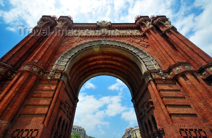 catalon269: Barcelona, Catalonia: triumphal arch, built for the 1888 Barcelona World Fair - Neo-Mudéjar style - central relief by Josep Reynés - photo by M.Torres - (c) Travel-Images.com - Stock Photography agency - Image Bank