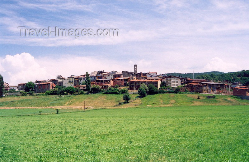 catalon27: Catalonia / Catalunya - Adrall, Ribera d'Urgellet, Alt Urgell, Lleida province: in the fields - photo by Miguel Torres - (c) Travel-Images.com - Stock Photography agency - Image Bank