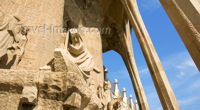 catalon43: Barcelona, Catalonia: statues in the portico of the Passion façade - sculptor Josep Maria Subirachs - Sagrada Familia Roman Catholic cathedral - Temple Expiatori de la Sagrada Familia - photo by B.Henry - (c) Travel-Images.com - Stock Photography agency - Image Bank