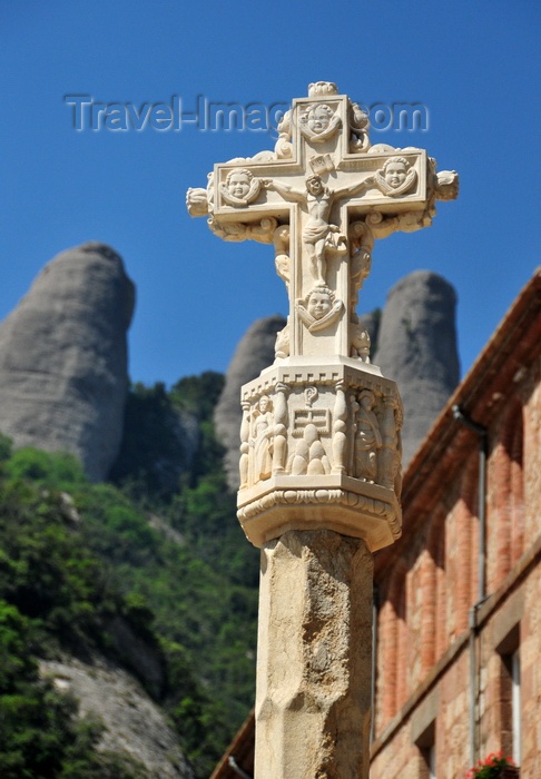 catalon50: Montserrat, Catalonia: stone crucifix at Montserrat monastery, rock pinnacles in the background - photo by M.Torres - (c) Travel-Images.com - Stock Photography agency - Image Bank