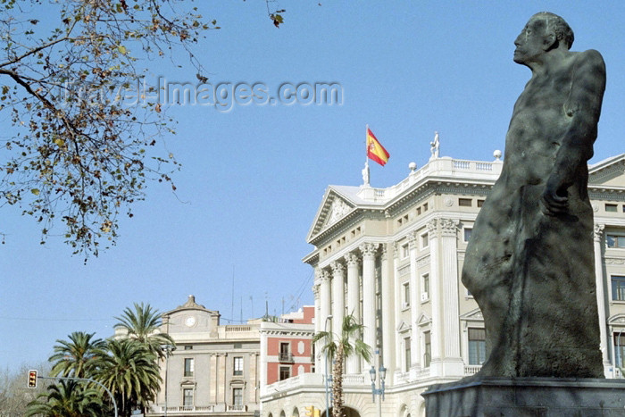 catalon81: Catalonia - Barcelona: statue and the neo-classical architecture of the Gobierno Militar building - photo by M.Bergsma - (c) Travel-Images.com - Stock Photography agency - Image Bank