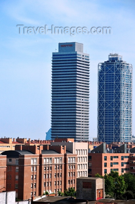 catalon85: Barcelona, Catalonia: almost twin towers, Mapfre tower and Hotel Arts, Carrer de la Marina, Port Olímpic - photo by M.Torres - (c) Travel-Images.com - Stock Photography agency - Image Bank