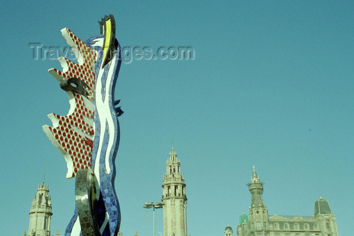 catalon93: Catalonia - Barcelona: art in the skyline - Roy Lichtenstein sculpture in Port Vell - 'Barcelona Head' - Moll de la fusta - photo by M.Bergsma - (c) Travel-Images.com - Stock Photography agency - Image Bank