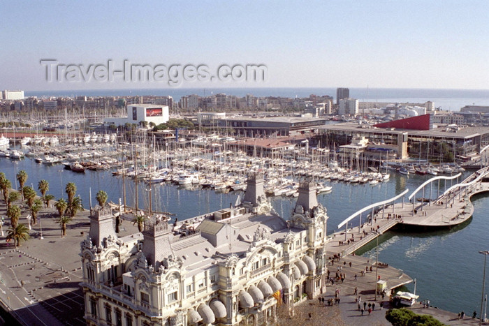 catalon99: Catalonia - Barcelona: view from Christopher Columbus' monument - Portal de la Pau - Port of Barcelona building and footbridge from Port Vell to Maremagnum - photo by M.Bergsma - (c) Travel-Images.com - Stock Photography agency - Image Bank