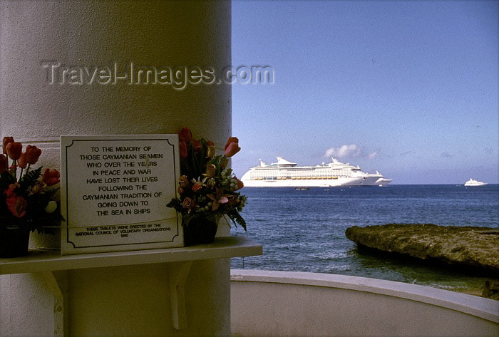 cayman12: Grand Cayman - Grand Cayman - George Town: memorial plaque - seamen monument - photo by F.Rigaud - (c) Travel-Images.com - Stock Photography agency - Image Bank