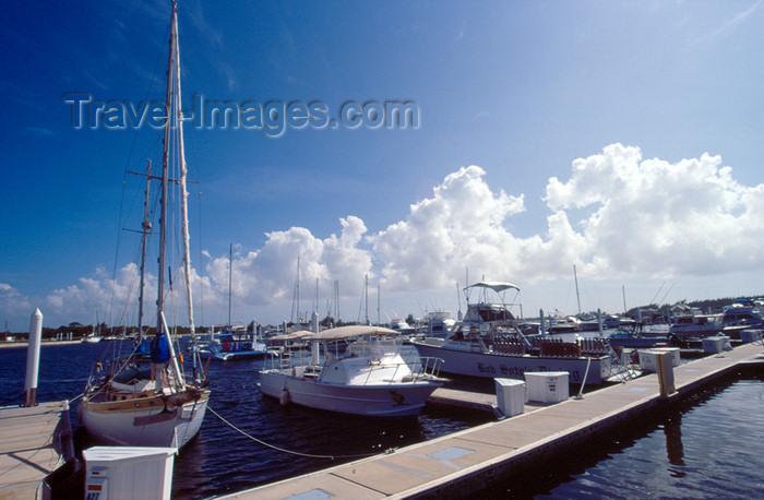 cayman15: Cayman Islands - Gran Cayman - Governors Creek - the Marina - photo by F.Rigaud - (c) Travel-Images.com - Stock Photography agency - Image Bank