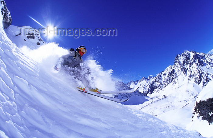 chile158: Portillo, Valparaíso region, Chile: skier free riding in deep snow in the Andes Mountains - photo by S.Egeberg - (c) Travel-Images.com - Stock Photography agency - Image Bank