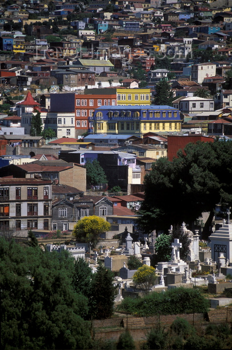 chile163: Valparaíso, Chile: view of the unique and colorful historic houses from Cerro Conception – cemetery and hill side construction - photo by C.Lovell - (c) Travel-Images.com - Stock Photography agency - Image Bank