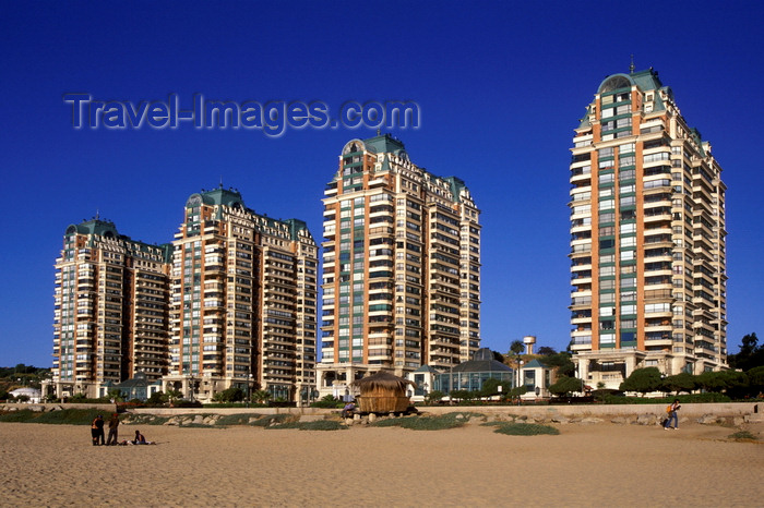 chile181: Viña Del Mar, Valparaíso region, Chile: apartment blocks along the beach - photo by C.Lovell - (c) Travel-Images.com - Stock Photography agency - Image Bank