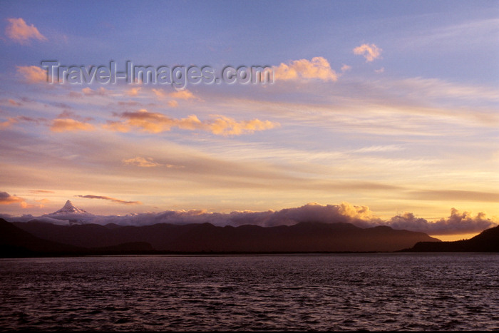 chile187: Chaitén, Palena Province, Los Lagos Region, Chile: Gulf of Corcovado - the Pacific with view of Volcano Corcovado in Northern Patagonia - photo by C.Lovell - (c) Travel-Images.com - Stock Photography agency - Image Bank