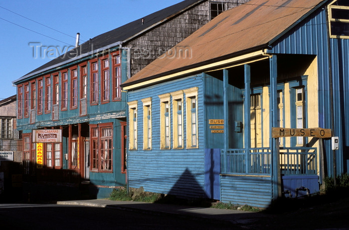 chile195: Chonchi, Chiloé island, Los Lagos Region, Chile: Historic Museum and Hotel Cabañas Huilden – calle Centenario – El Museo Viviente de las Tradiciones Chonchinas - vernacular architecture - timber construction – Patagonia - photo by C.Lovell - (c) Travel-Images.com - Stock Photography agency - Image Bank