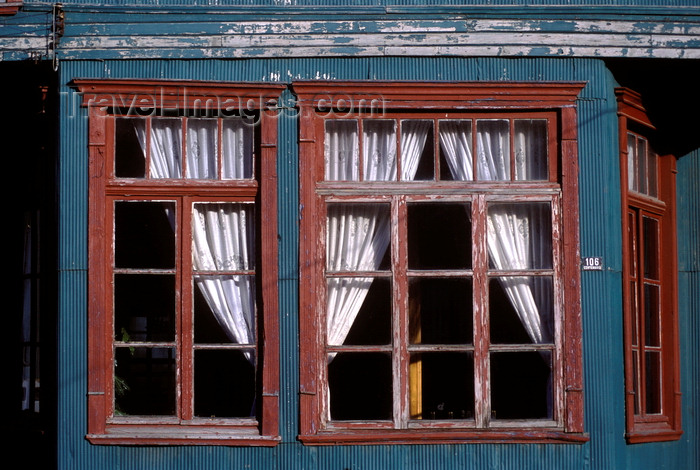 chile197: Chonchi, Chiloé island, Los Lagos Region, Chile: window and curtains of the historic Hotel Huilden - photo by C.Lovell - (c) Travel-Images.com - Stock Photography agency - Image Bank