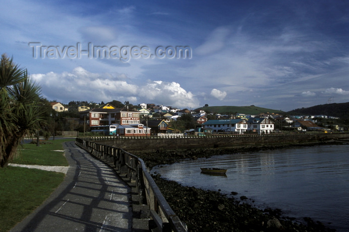 chile208: Ancud, Chiloé island, Los Lagos Region, Chile: sidewalk along the ocean – Golfo de Quetalmahue - photo by C.Lovell - (c) Travel-Images.com - Stock Photography agency - Image Bank