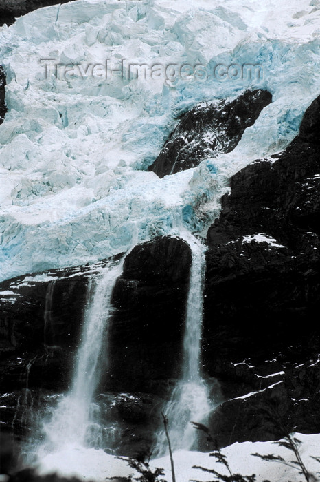 chile61: Torres del Paine National Park, Magallanes region, Chile: avalanche creates a snow river in the French Valley - falls - photo by C.Lovell - (c) Travel-Images.com - Stock Photography agency - Image Bank