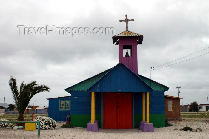 chile75: Chile - Punta de Choros (Coquimbo region): colorful church - photo by N.Cabana - (c) Travel-Images.com - Stock Photography agency - Image Bank