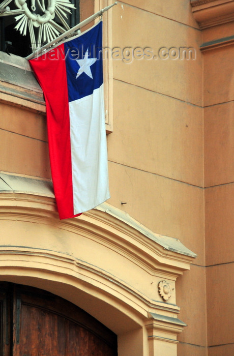 chile93: Santiago de Chile: Chilean flag at Iglesia Santa Ana - calle Catedral - photo by M.Torres - (c) Travel-Images.com - Stock Photography agency - Image Bank