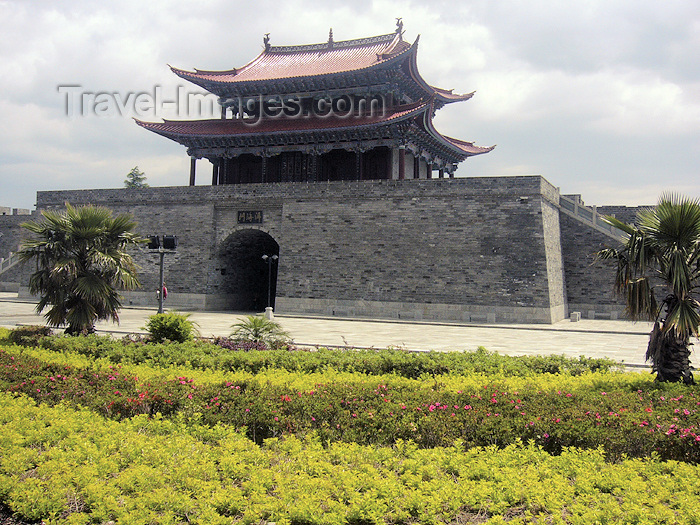 china229: Dali, Yunnan Province, China: ornate tower on the city wall - photo by M.Samper - (c) Travel-Images.com - Stock Photography agency - Image Bank
