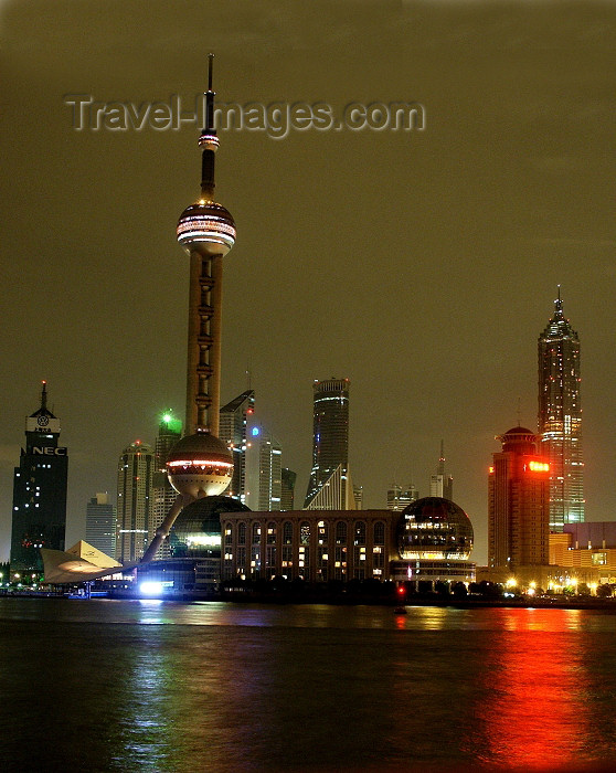 china31: China - Shanghai / SHA: Pearl of the Orient on the Yangtze river - Pudong tower - photo by G.Friedman - (c) Travel-Images.com - Stock Photography agency - Image Bank