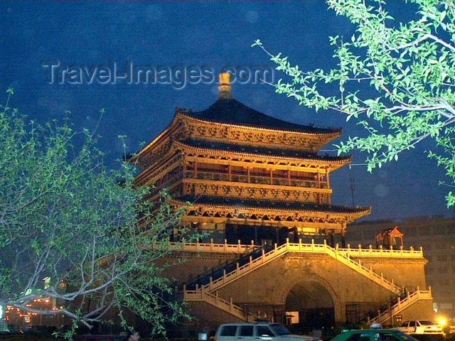 china47: China - Xian: Bell Tower on a rainy night - photo by F.Hoskin - (c) Travel-Images.com - Stock Photography agency - Image Bank