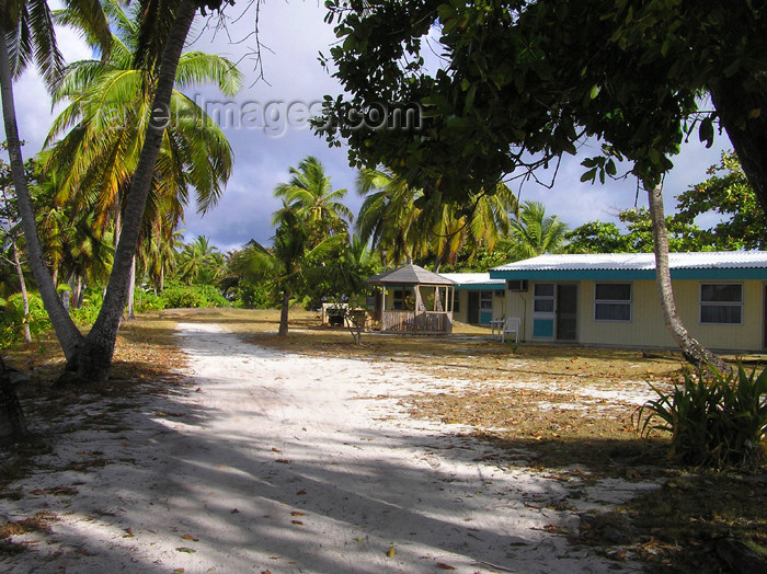 cocos-islands8: Cocos islands / Keeling islands / XKK: tourist accommodation on the atoll - bungalows - photo by Air West Coast - (c) Travel-Images.com - Stock Photography agency - Image Bank