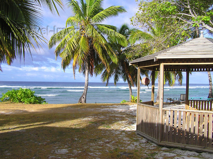 cocos-islands9: Cocos islands / Keeling islands / XKK  - West Island:  West Island: view of the Indian Ocean - Tourist shelter by the beach - gazebo - photo by Air West Coast - (c) Travel-Images.com - Stock Photography agency - Image Bank