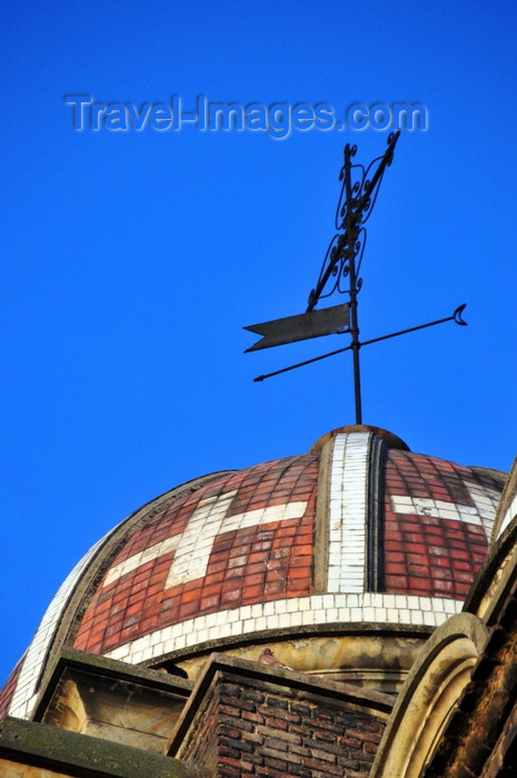 colombia127: Bogotá, Colombia: dome with crosses - Iglesia de Las Cruces - architect Arturo Jaramillo - Plaza de las Cruces - barrio Las Cruces - Santa Fe - photo by M.Torres - (c) Travel-Images.com - Stock Photography agency - Image Bank