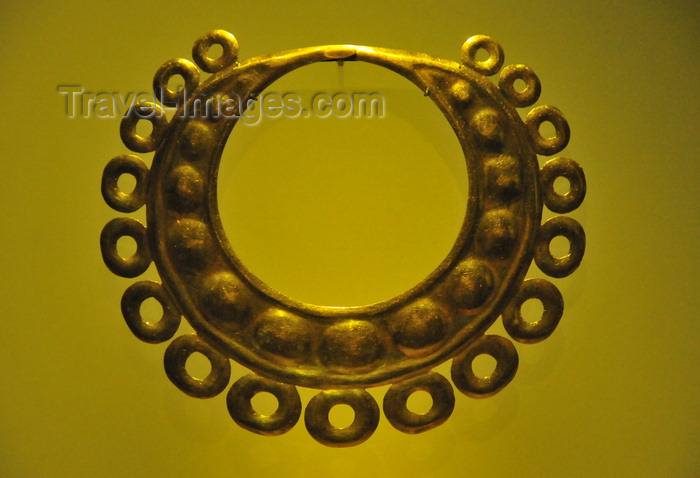 colombia145: Bogotá, Colombia: Gold Museum - Museo del Oro - gold jewelry - embossing goldworking technique - pre-Hispanic metallurgy - photo by M.Torres - (c) Travel-Images.com - Stock Photography agency - Image Bank