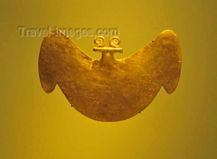 colombia159: Bogotá, Colombia: Gold Museum - Museo del Oro - invoking the powers of the bat and looking for secrets of life and death - photo by M.Torres - (c) Travel-Images.com - Stock Photography agency - Image Bank