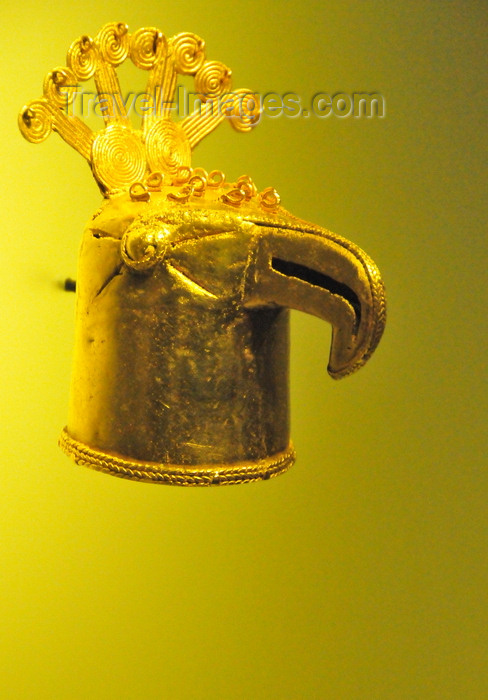 colombia176: Bogotá, Colombia: Gold Museum - Museo del Oro - bird head votive figure - birds symbolised the upper world - Eastern Cordillera - Muisca - photo by M.Torres - (c) Travel-Images.com - Stock Photography agency - Image Bank