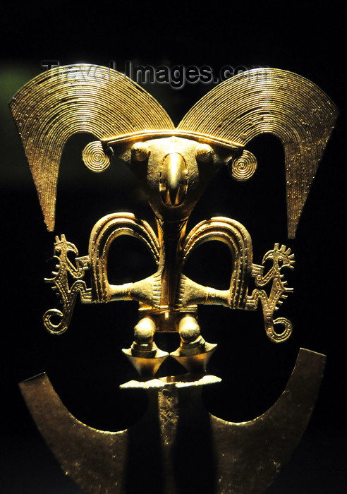 colombia177: Bogotá, Colombia: Gold Museum - Museo del Oro - shaman incarnation as a bird - Cauca gold breastplate - lost wax method - photo by M.Torres - (c) Travel-Images.com - Stock Photography agency - Image Bank