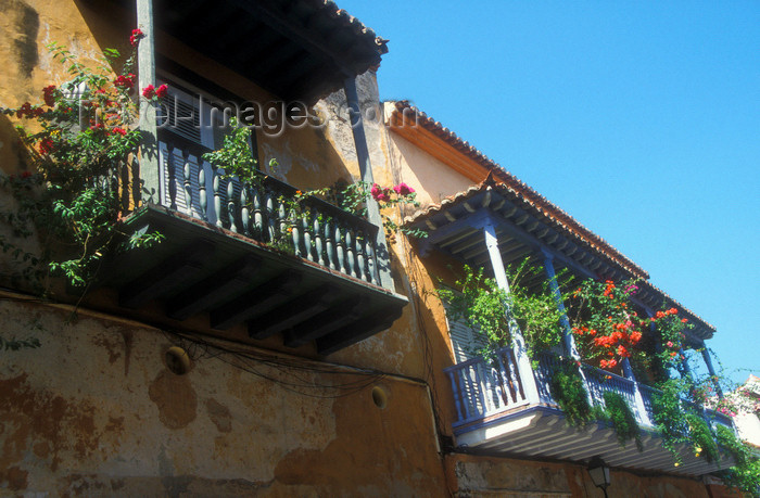 colombia3: Colombia - Cartagena: old balconies with flowers - photo by D.Forman - (c) Travel-Images.com - Stock Photography agency - Image Bank