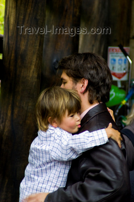 colombia33: Zipaquirá, department of Cundinamarca, Colombia: a toddler in his father's arms as they enter Zipaquirá Salt Cathedral - photo by E.Estrada - (c) Travel-Images.com - Stock Photography agency - Image Bank