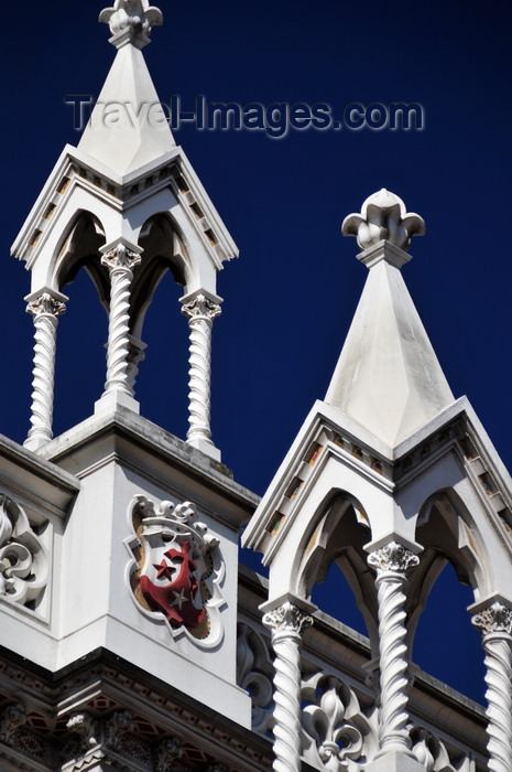 colombia53: Bogotá, Colombia: Iglesia del Carmen - decorative turrets with spiraled columns - Centro Administrativo - La Candelaria - photo by M.Torres - (c) Travel-Images.com - Stock Photography agency - Image Bank