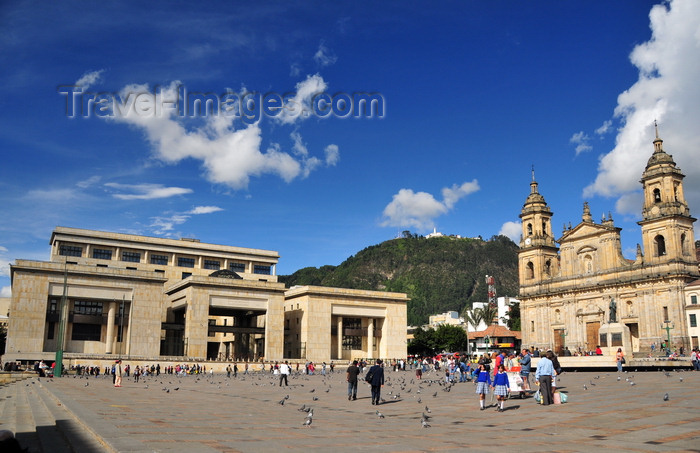 colombia63: Bogotá, Colombia: life of Bolivar square - Plaza de Bolivar - Justice Palace and Cathedral - Monserrat hill in the background - La Candelaria - photo by M.Torres - (c) Travel-Images.com - Stock Photography agency - Image Bank