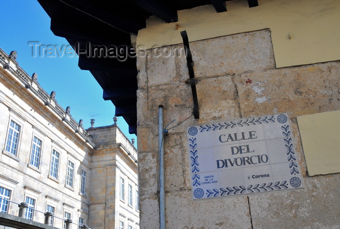 colombia64: Bogotá, Colombia: 'divorce street' - sign on Casa Juan Flórez de Ocariz - Calle de Divorcio - Calle 10 - corner with Carrera 8 - Centro Administrativo - La Candelaria - photo by M.Torres - (c) Travel-Images.com - Stock Photography agency - Image Bank