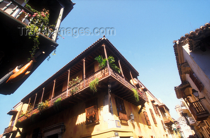 colombia7: Colombia - Cartagena: street corner - colonial houses and balconies - photo by D.Forman - (c) Travel-Images.com - Stock Photography agency - Image Bank