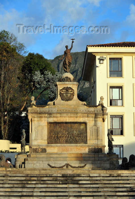 colombia82: Bogotá, Colombia: square and monument to the Ayacucho battle of 1824, which marked the end of Spanish rule in South America - Plaza y Monumento a la Batalla de Ayacucho - near Casa del Marqués de San Jorge - Carrera 7 - Centro Administrativo - La Candelaria - photo by M.Torres - (c) Travel-Images.com - Stock Photography agency - Image Bank