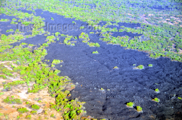 comoros3: Voidjou, Grande Comore / Ngazidja, Comoros islands: lava field from the Mount Karthala eruption - photo by M.Torres - (c) Travel-Images.com - Stock Photography agency - Image Bank