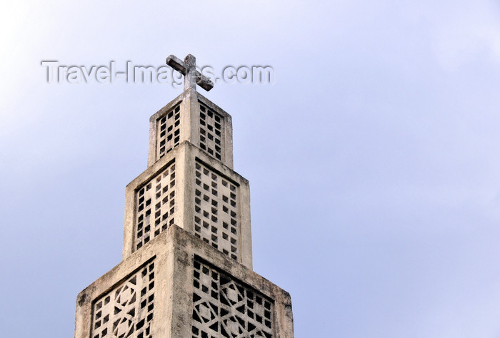 comoros69: Moroni, Grande Comore / Ngazidja, Comoros islands: Catholic Church of Sainte Thérèse de l'Enfant Jésus - photo by M.Torres - (c) Travel-Images.com - Stock Photography agency - Image Bank