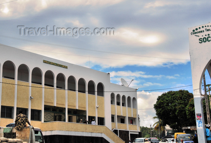 comoros80: Moroni, Grande Comore / Ngazidja, Comoros islands: Comoros Central Bank - Place de France - photo by M.Torres - (c) Travel-Images.com - Stock Photography agency - Image Bank