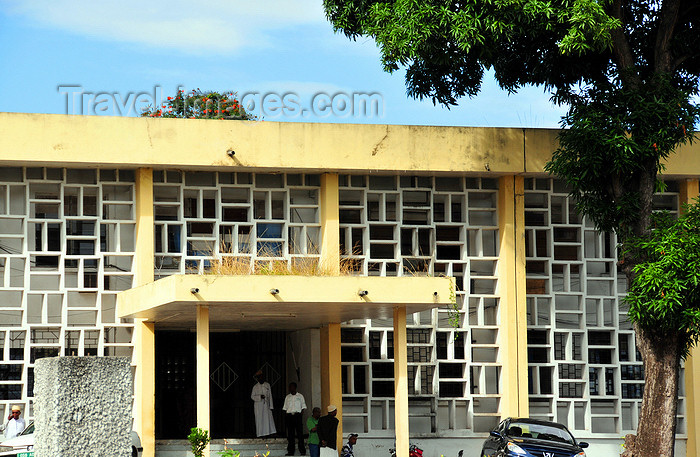 comoros84: Moroni, Grande Comore / Ngazidja, Comoros islands: Ministry of the Interior - Av des Ministères - photo by M.Torres - (c) Travel-Images.com - Stock Photography agency - Image Bank